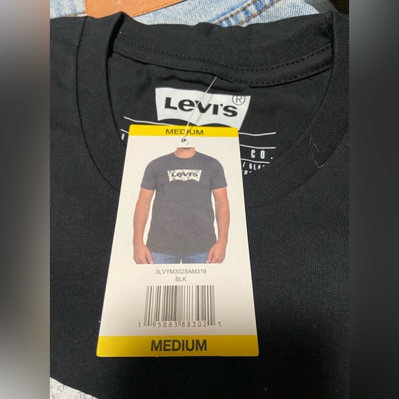 NEW Levis Shirt Mens Medium Black Short Sleeve Tee Logo Soft Stretch Casual NWT - Picture 3 of 3